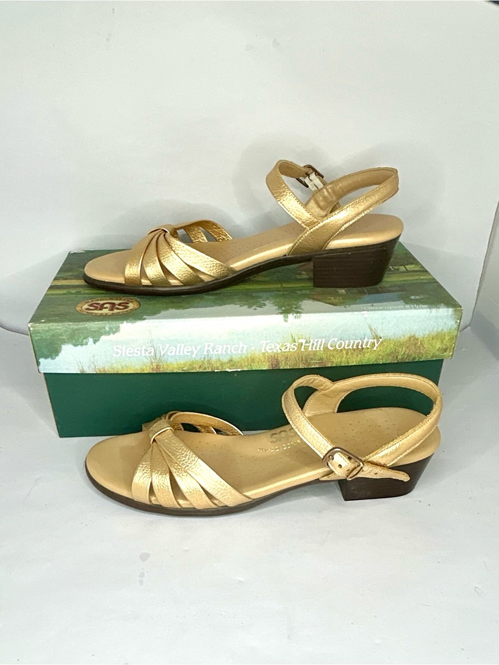 Sas Strippy M Womens Sandals Size 8 S Gold Leather Next To New In Box Feminine